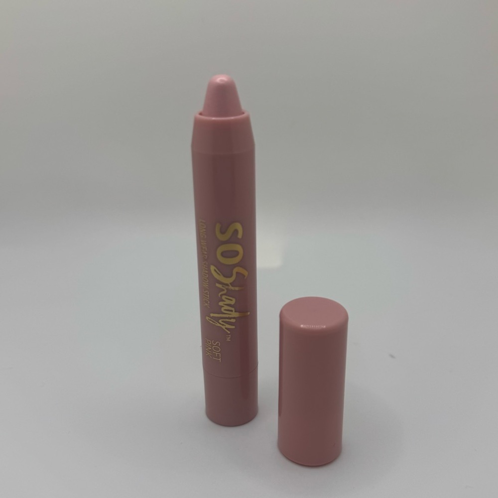 So Shady Eye Shadow Crayon (soft pink)